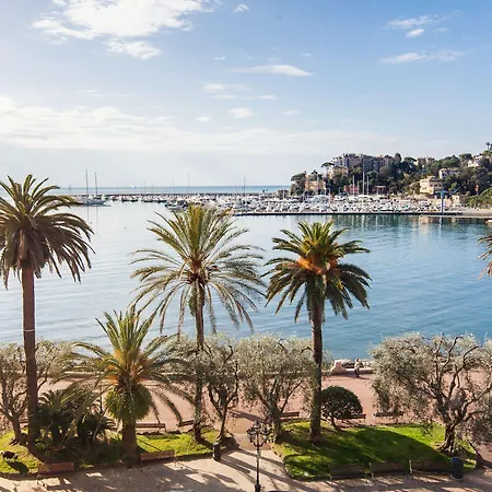 Vesuvio 3* Рапалло