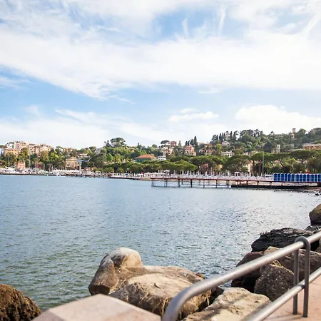 Отель Vesuvio Рапалло