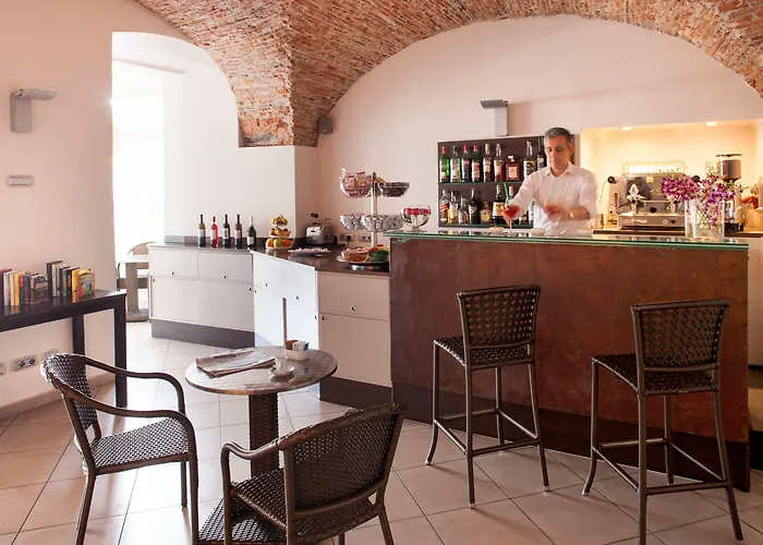 Vesuvio Готель