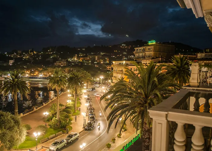 Готель Vesuvio Рапалло